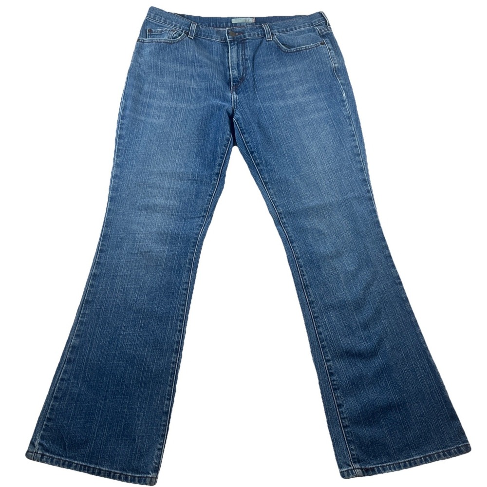 Levi's 515 Jeans Boot Cut women's jeans, size‎ 14 M, medium wash blue